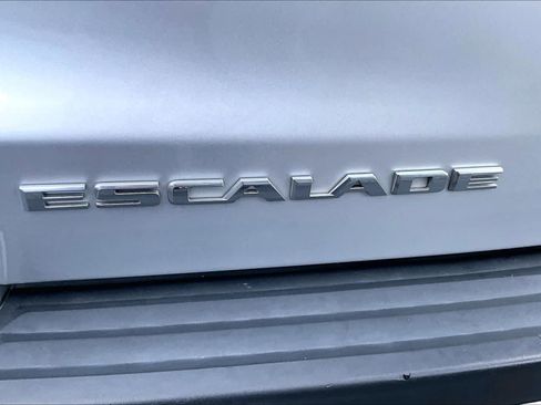 Used 2019 Cadillac Escalade ESV Luxury AWD/4WD image 10