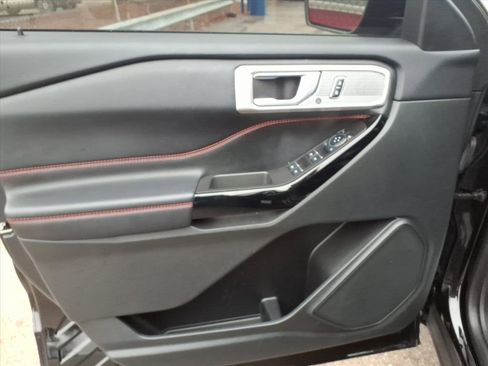 Used 2023 Ford Explorer ST-Line image 15