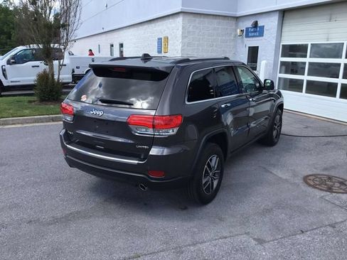 Used 2018 Jeep Grand Cherokee Limited AWD/4WD image 3