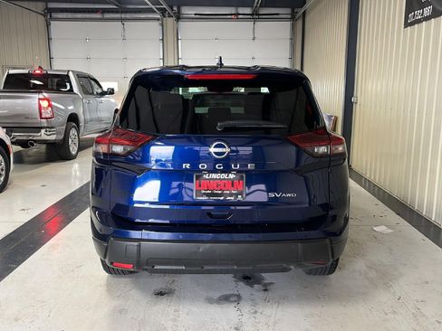 Used 2024 Nissan Rogue SV image 8