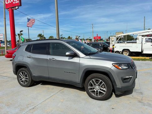 Used 2020 Jeep Compass Latitude AWD/4WD image 7