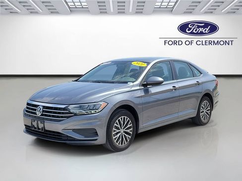 Used 2021 Volkswagen Jetta SE FWD image 2