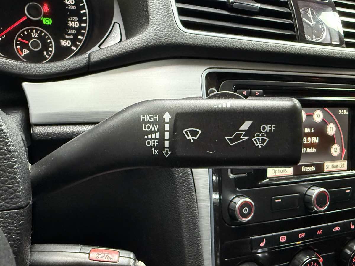 Used 2013 Volkswagen Passat 2.5 SE FWD image 17