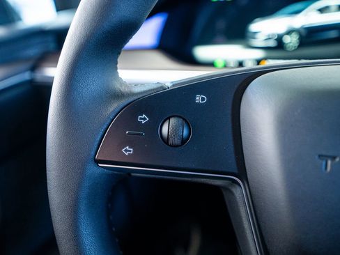 Used 2024 Tesla Model X image 35