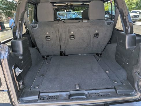 Used 2020 Jeep Wrangler Unlimited Sahara AWD/4WD image 25