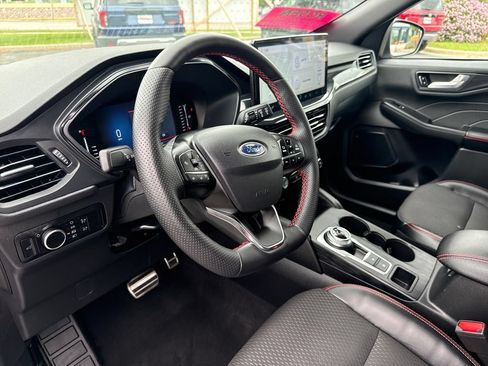 Used 2023 Ford Escape ST-Line w/ Tech Pack #1 AWD/4WD image 14