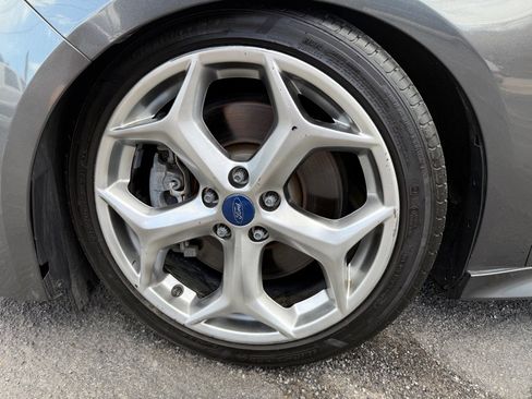 Used 2017 Ford Focus ST FWD image 26
