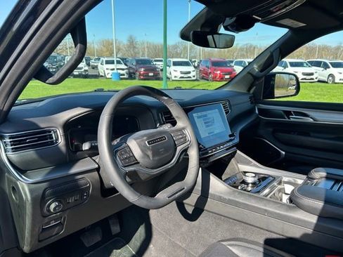 Used 2024 Jeep Wagoneer Series II AWD/4WD image 11