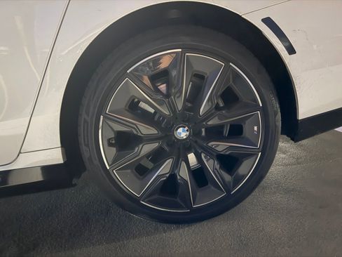 Used 2023 BMW 740i 740i w/ Parking Assistance Package image 5