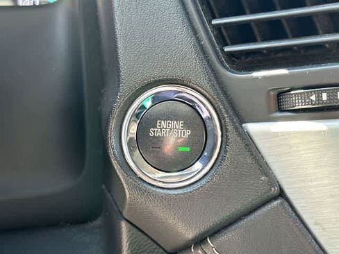 Used 2017 GMC Yukon XL SLT w/ Premium Edition image 11