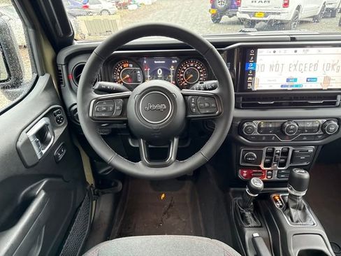 New 2026 Jeep Wrangler Unlimited Rubicon image 17