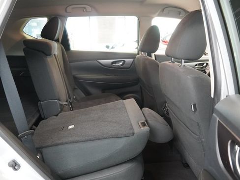 Used 2015 Nissan Rogue SV AWD/4WD image 32