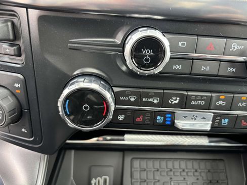 New 2025 Ford F150 Lariat w/ Equipment Group 502A High image 11