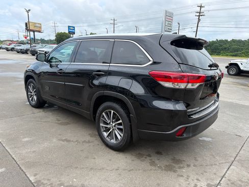 Used 2019 Toyota Highlander XLE AWD/4WD image 6