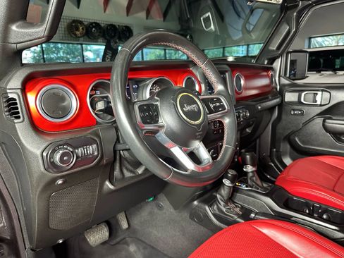 Used 2018 Jeep Wrangler Unlimited Rubicon image 16