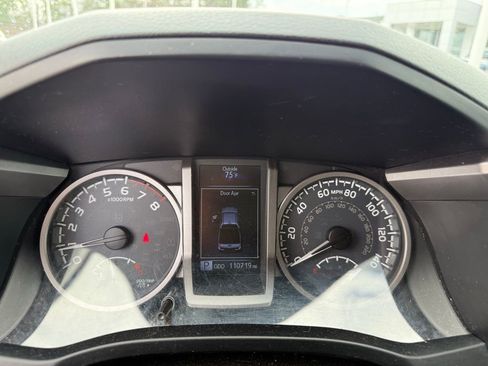 Used 2018 Toyota Tacoma SR5 image 15