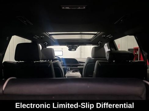 Used 2022 Cadillac Escalade ESV Sport AWD/4WD image 8