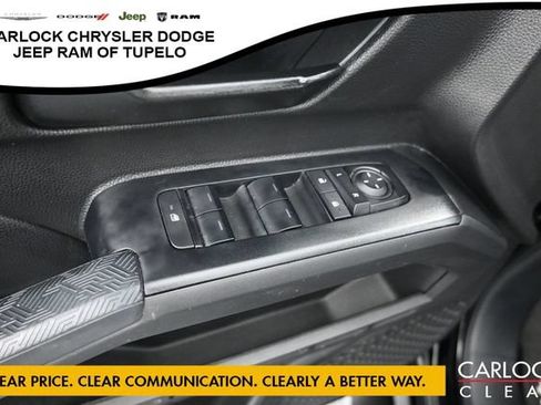 Used 2025 Toyota Tacoma SR AWD/4WD image 15