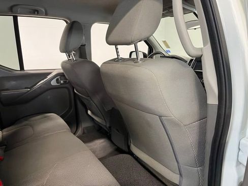 Used 2019 Nissan Frontier SV AWD/4WD image 14