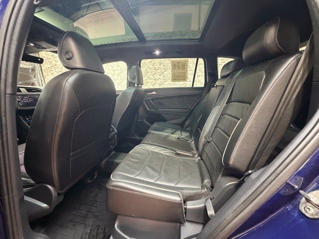 Used 2022 Volkswagen Tiguan SEL R-Line AWD/4WD image 11