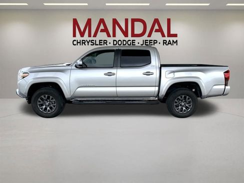 Used 2021 Toyota Tacoma SR5 w/ Technology Package AWD/4WD image 9