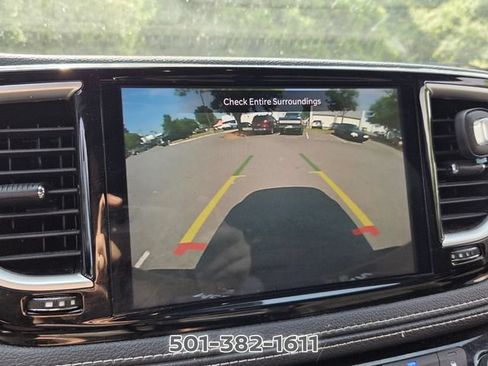 Used 2023 Chrysler Pacifica Touring FWD image 20