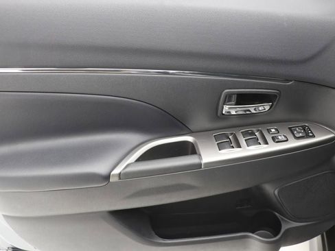 Used 2025 Mitsubishi Outlander Sport AWD image 14