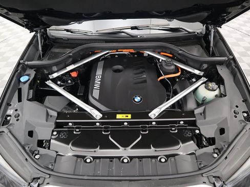 Used 2026 BMW X5 xDrive50e w/ M Sport Package image 32