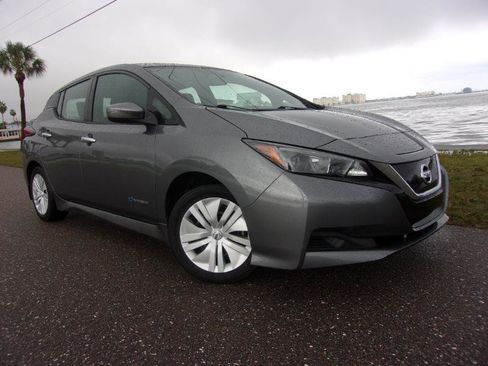Used 2018 Nissan Leaf S w/ S Charge Package FWD image 3