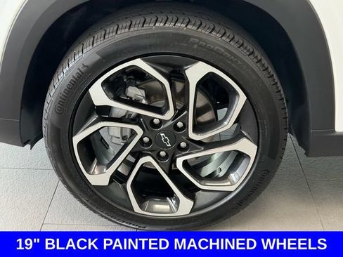 Certified 2025 Chevrolet Trax RS w/ Driver Confidence Package FWD image 4