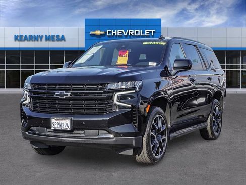 Used 2024 Chevrolet Tahoe RST RWD image 3