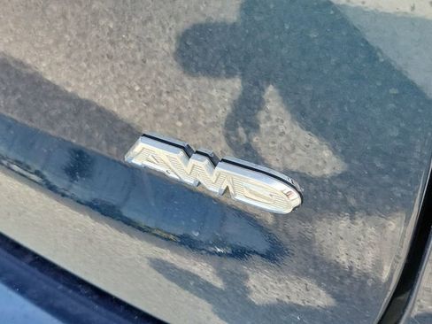 Used 2022 Chrysler Pacifica Touring-L image 6