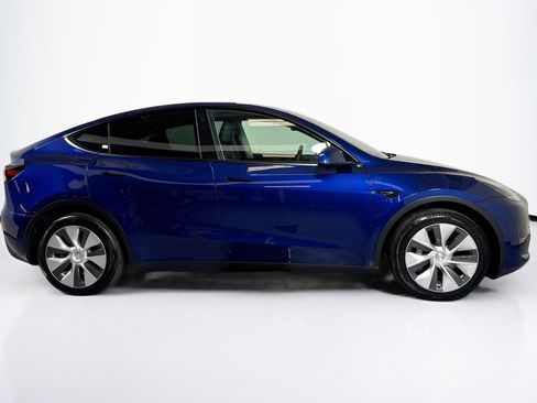 Used 2022 Tesla Model Y Long Range image 4