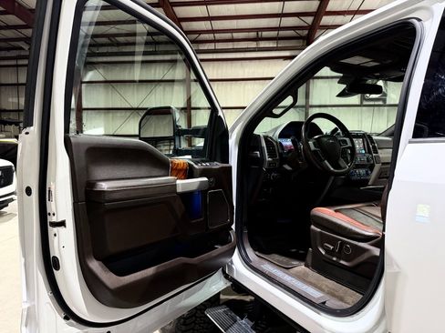 Used 2018 Ford F250 King Ranch w/ King Ranch Ultimate Package image 12