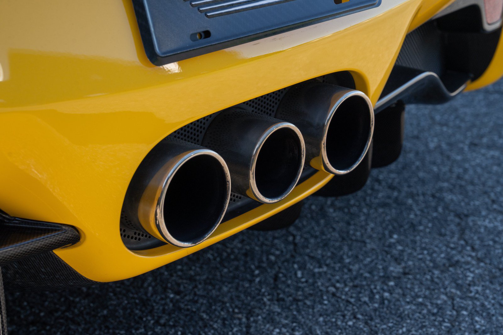 Used 2012 Ferrari 458 Italia Coupe RWD image 18