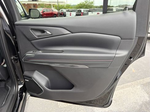 New 2026 Chevrolet Traverse RS w/ LPO, Floor Liner Package FWD image 17