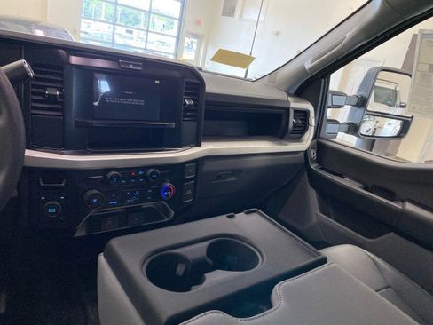 New 2025 Ford F550 4x4 Crew Cab image 12