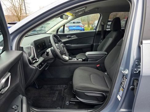 Certified 2025 Kia Sportage LX AWD/4WD image 17