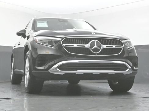 Used 2023 Mercedes-Benz GLC 300 4MATIC w/ Exclusive Trim Package image 47