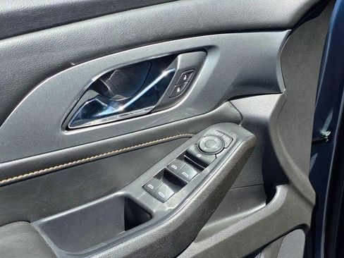 Certified 2021 Chevrolet Traverse LT FWD image 12