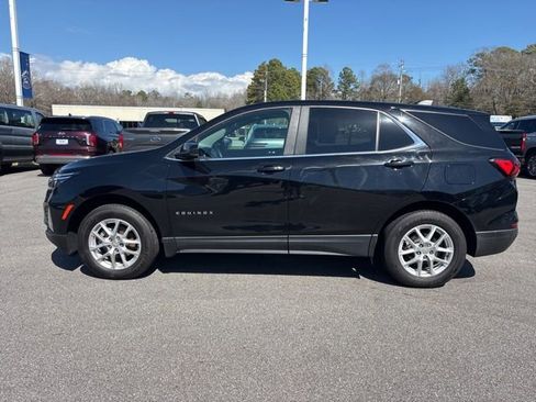 Used 2024 Chevrolet Equinox LT image 2