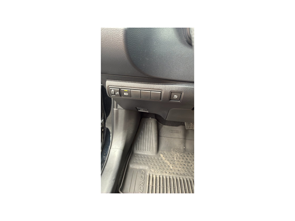 Used 2026 Toyota Corolla LE FWD image 12