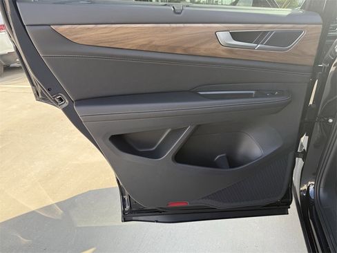 New 2026 Volkswagen Atlas SE image 22