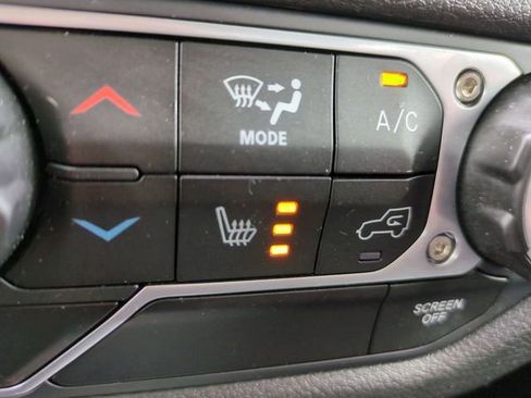 Used 2025 Jeep Wrangler Willys image 22