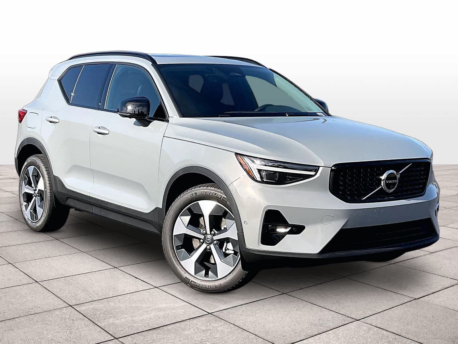 New 2026 Volvo XC40 B5 Plus w/ Protection Package Premier AWD/4WD image 2