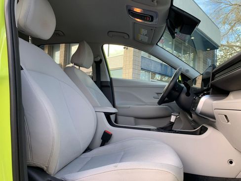 Used 2025 Hyundai Kona SEL image 36