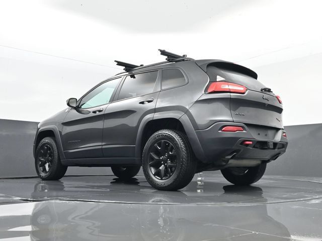 Used 2016 Jeep Cherokee Trailhawk w/ Leather Interior Group AWD/4WD image 23