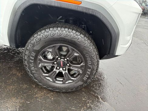 Certified 2025 GMC Canyon Elevation w/ Convenience Package image 22