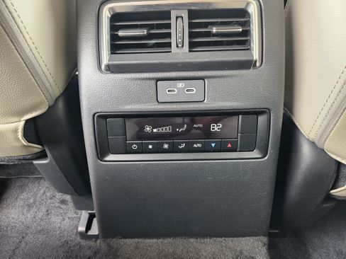 Certified 2024 MAZDA CX-90 Plug-In Hybrid w/ Preferred AWD/4WD image 23