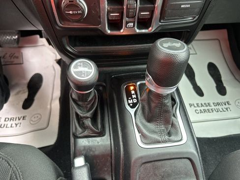 Used 2021 Jeep Wrangler Unlimited Sport image 15